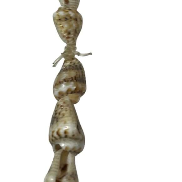 Vintage Cowrie Shell Clusters Necklace - Picture 6 of 7